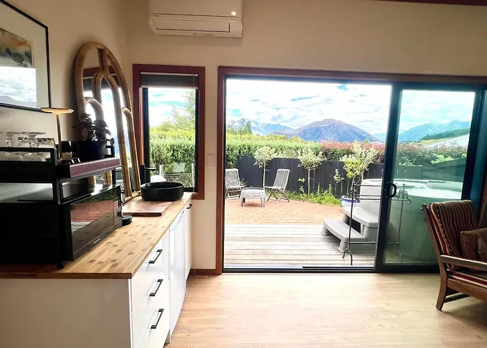 Black Diamond Retreat - Private Apartment *